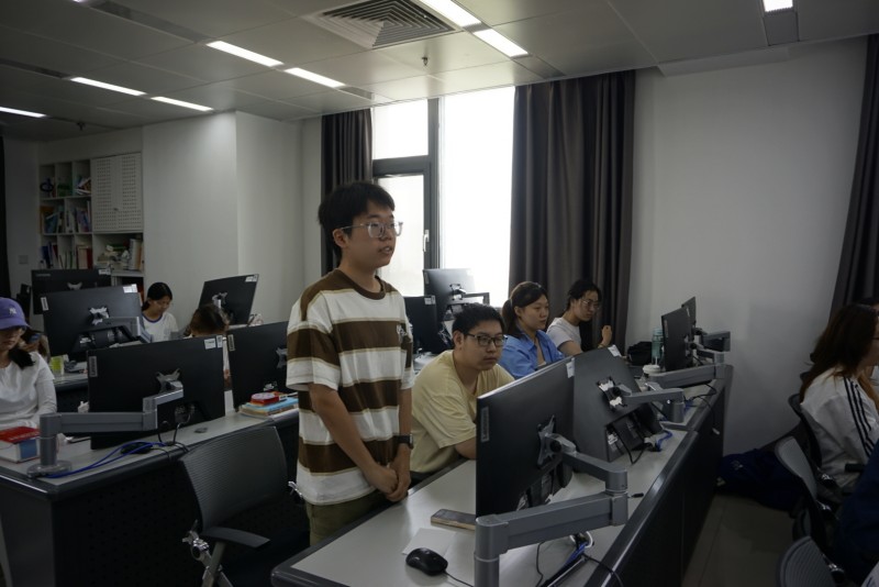 讲座三同学提问.jpg